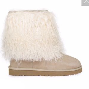 BRAND NEW Fluffy Mongolian sheepskin Uggs